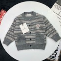 キッズ 女の子男の子ブランドmoncler モンクレール セットアップ  秋 ハイブランドコピー子供服 男の子 ニットカーディガン パンツ 2点セット カジュアル セットアップ ナチュラル 可愛い 韓国子供服 おしゃれ 小学生 幼稚園 90cm 100cm 110cm 120cm 130cm 140cm
