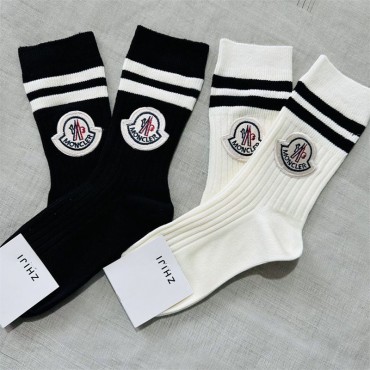 モンクレールレディース 靴下 秋冬 暖かいソックス moncler 女性用黒白2足セット 冷えとり靴下 蒸れない くつ下 socks フットウェア 